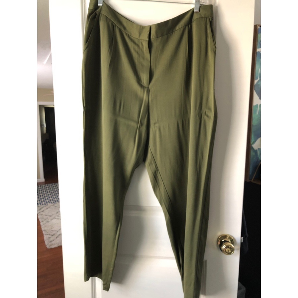 Torrid Forever 21 Plus Size Army Green Pants Slacks Trousers